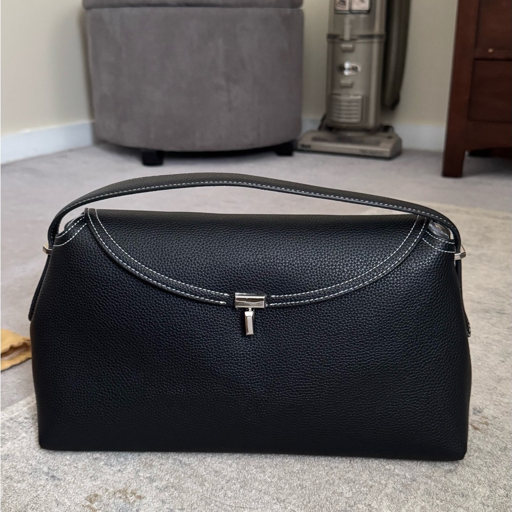 T Lock Black shoulder/crossbody bag